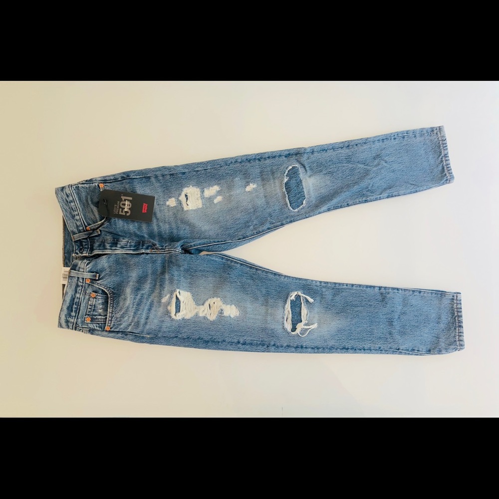 NWT, Levi’s 501 Skinny Light Wash Distressed Jeans